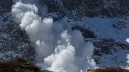 L’Everest face à la puissance des avalanches
