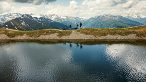 Comment préparer sa sortie montagne dans les Alpes