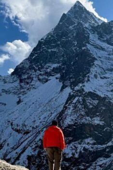 Gravir les sommets : immersion dans l’alpinisme contemporain