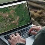 Comment trouver un spot de bivouac parfait avec Google Earth ?