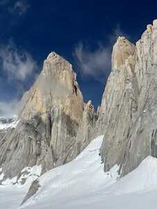 montagne Pilar Rojo sur le Cerro Mermoz et la voie Franco Argentine sur le Fitz Roy