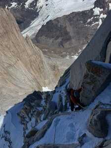 Pilar Rojo sur le Cerro Mermoz et la voie Franco Argentine  Fitz Roy