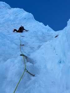 Ascension de la face Balfour du mont Tasman en Nouvelle Zélande Ascension de la face Balfour du mont Tasman en Nouvelle Zélande